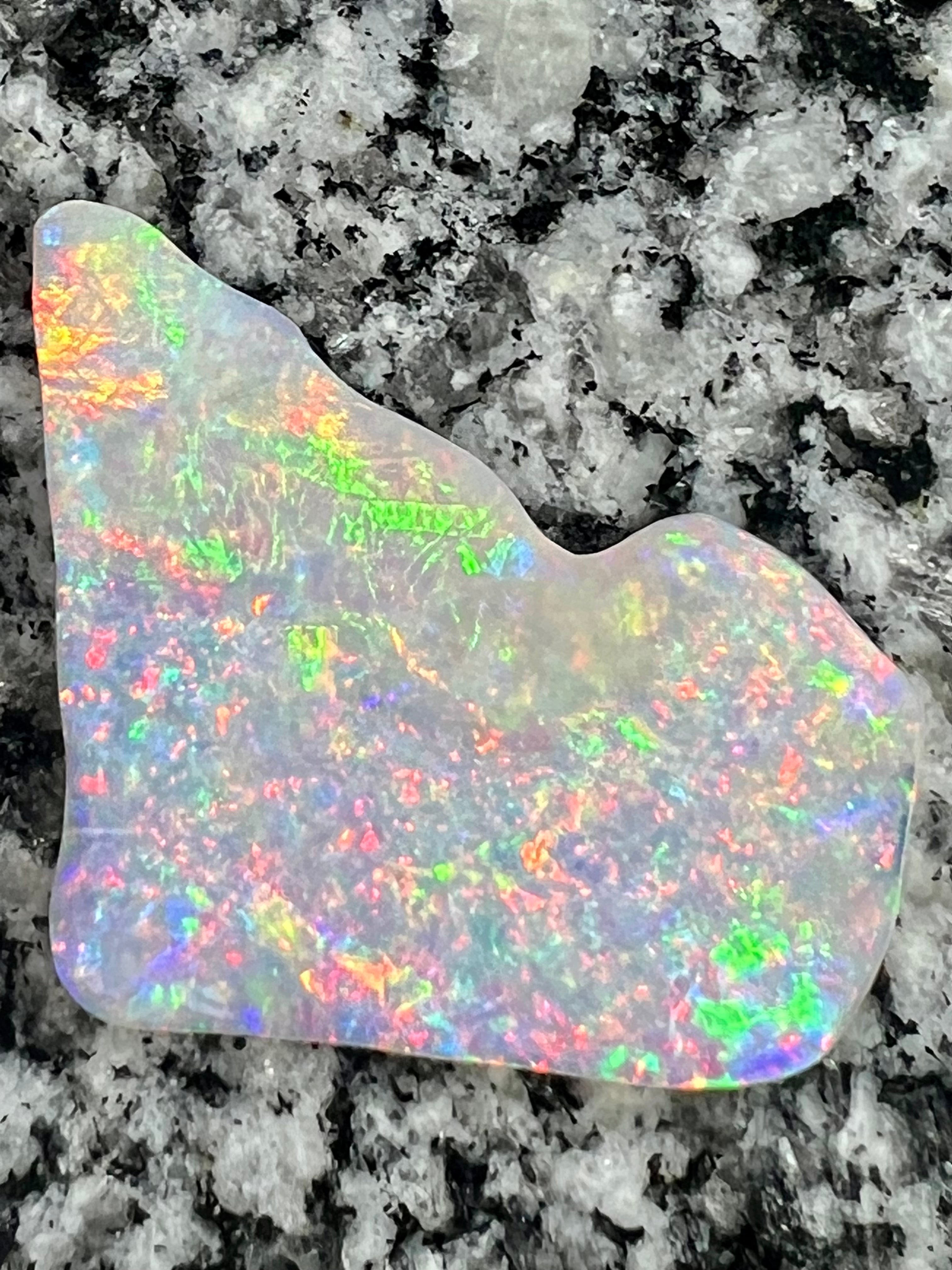 34,1 ct extr 3D non directional fully saturated opal