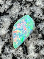 Load image into Gallery viewer, 1,58 ct fully saturated non directional 2-sided crystal opal
