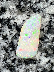 7,6 ct 2-sided fully saturated non directional opal