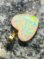 Load image into Gallery viewer, Handmade 18 ct gold hart shaped opal pendant
