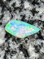 Load image into Gallery viewer, 1,58 ct fully saturated non directional 2-sided crystal opal
