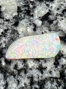 7,6 ct 2-sided fully saturated non directional opal