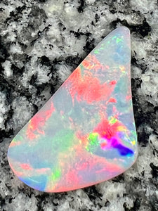 11,68ct extreem bright directional opal