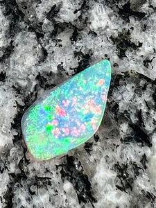 1,58 ct fully saturated non directional 2-sided crystal opal