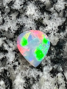 1,16 ct extreem bright 2- sided Crystal opal