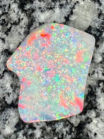 Load image into Gallery viewer, 26,03 ct extr bright fully saturated  non directional opal
