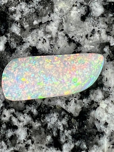 7,6 ct 2-sided fully saturated non directional opal