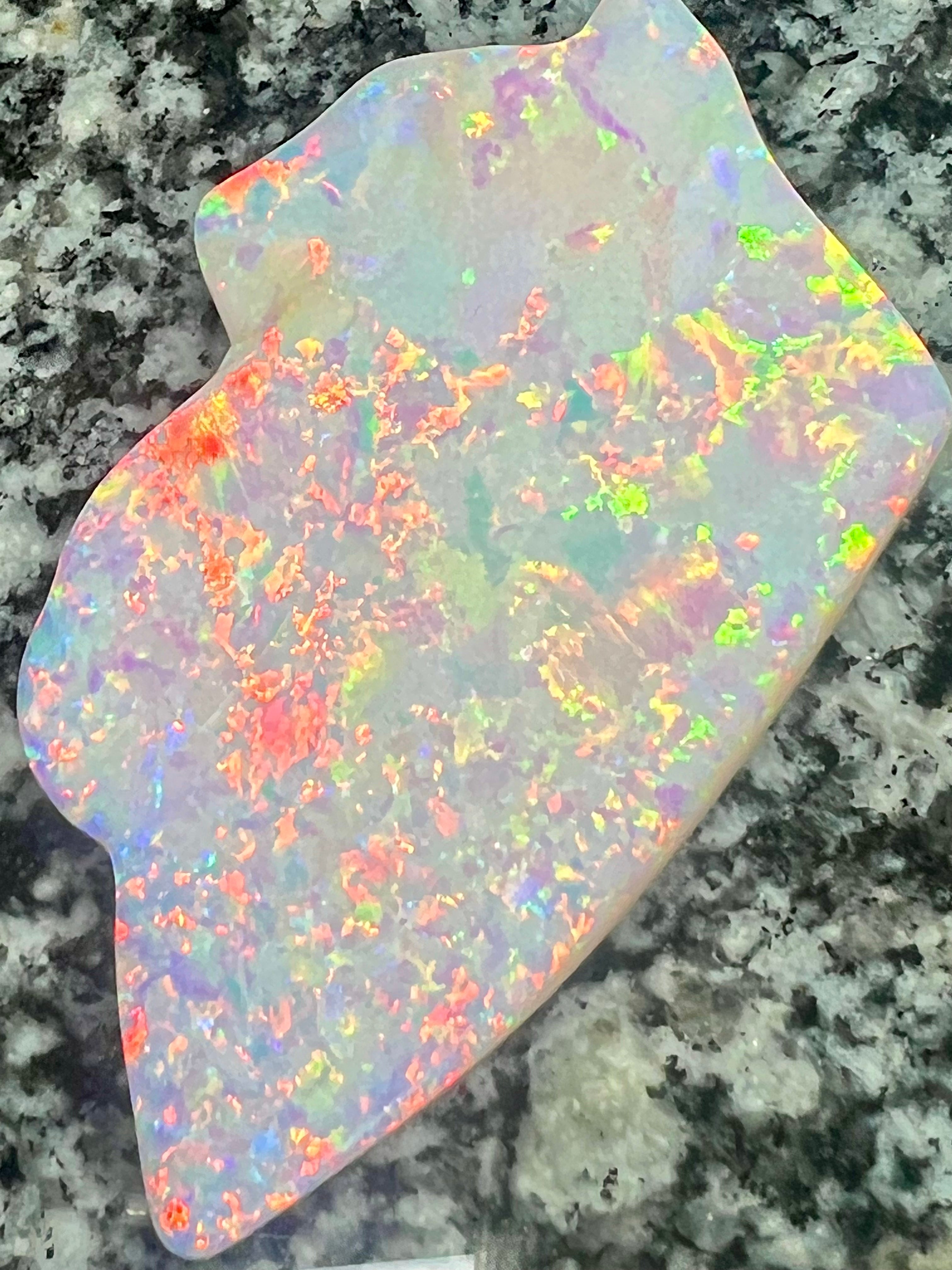 254,7 ct extreem bright very high Brazilian opal