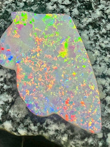 254,7 ct extreem bright very high Brazilian opal