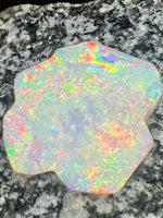 Load image into Gallery viewer, 190,65 ct fully saturated none directional only color bigg opal
