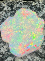 Load image into Gallery viewer, 190,65 ct fully saturated none directional only color bigg opal
