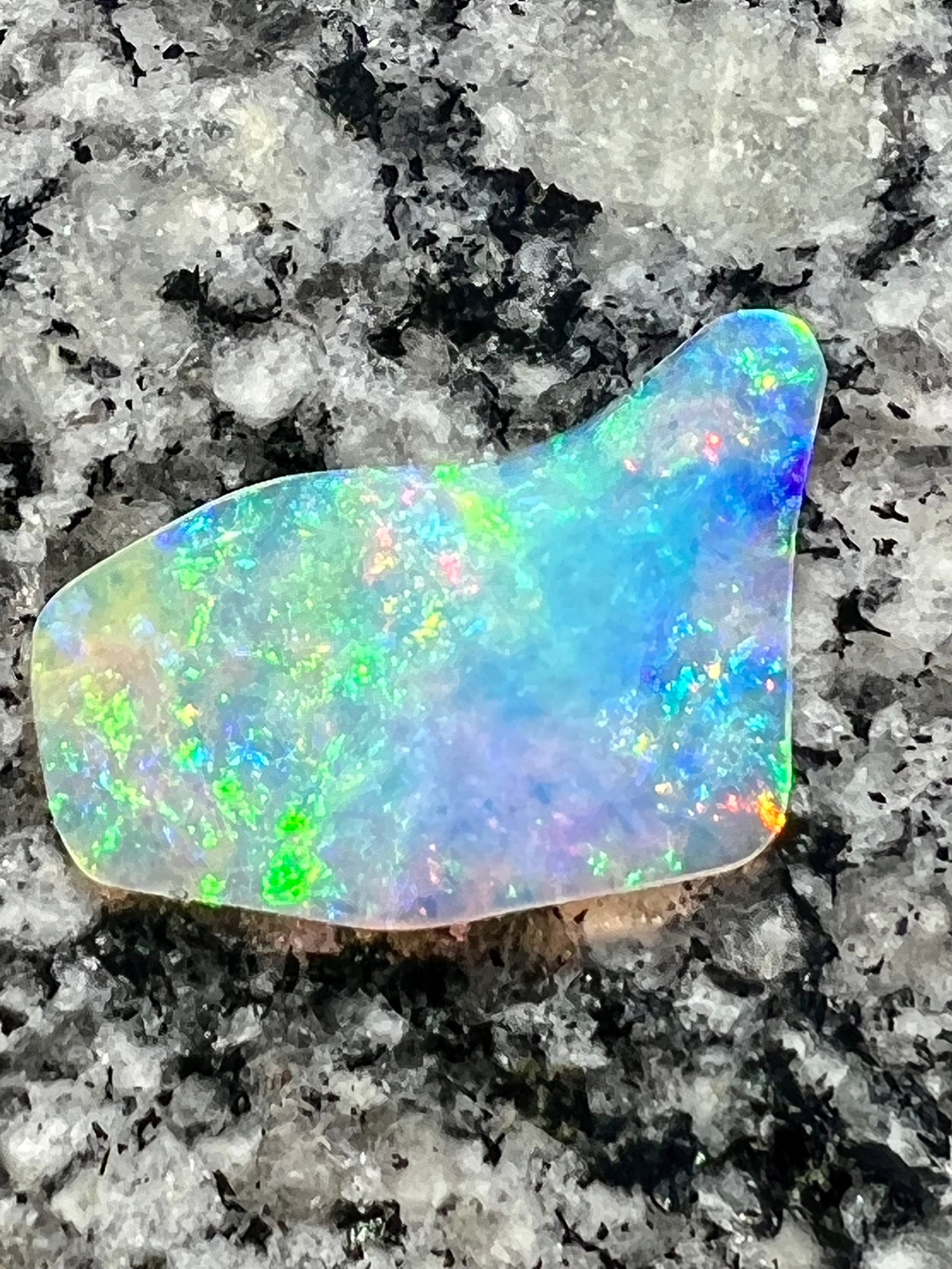 6,17 ct 2 sided crystal multi patern metalic colors opal