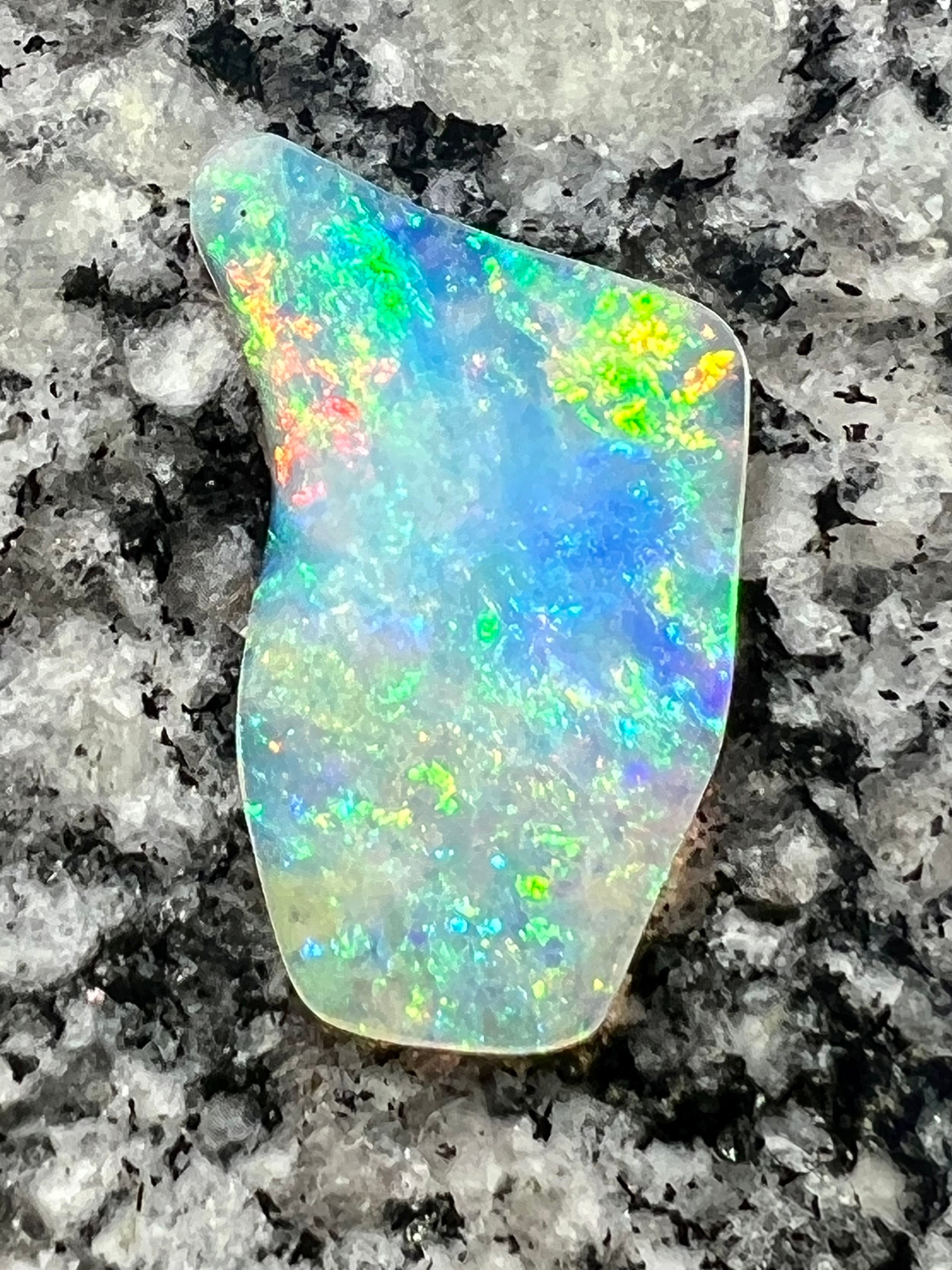 6,17 ct 2 sided crystal multi patern metalic colors opal