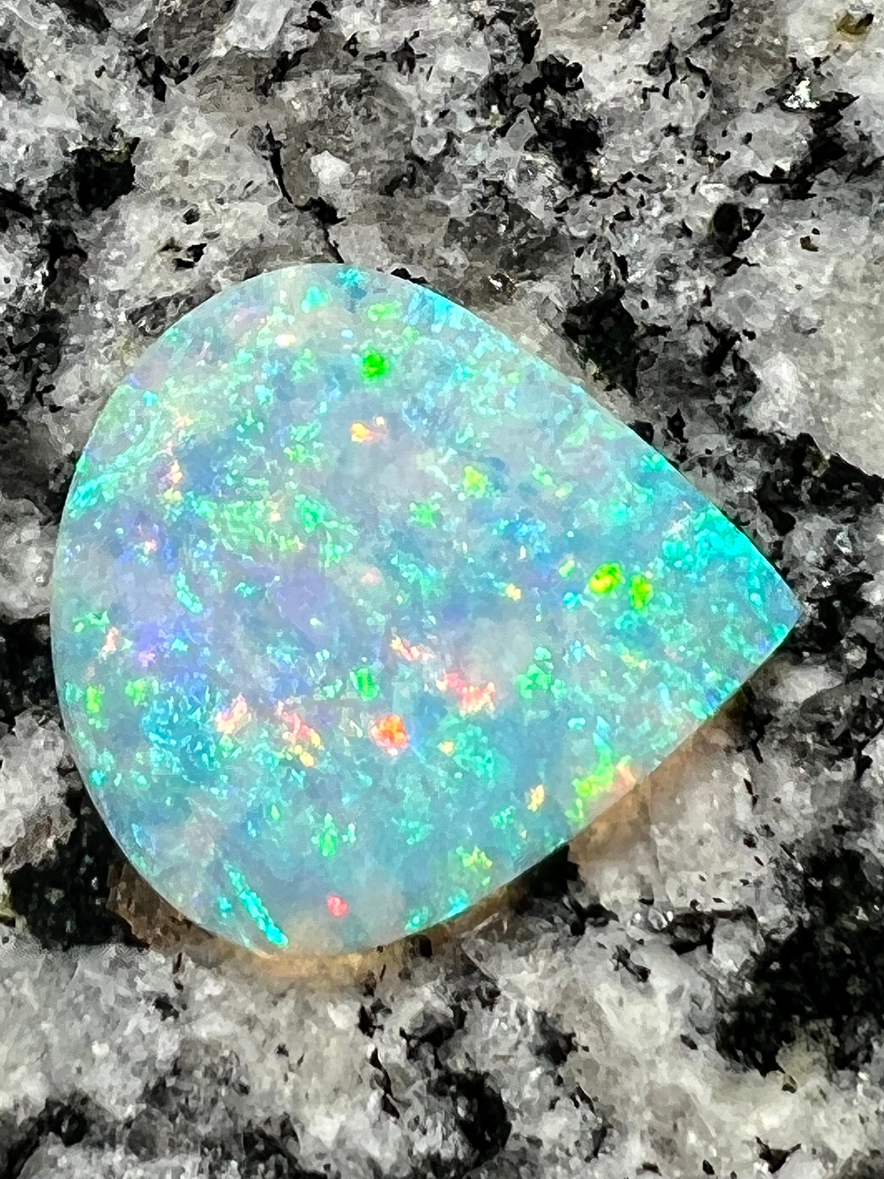 6,8 ct Brazilian crystal skin2skin colors teardrop opal