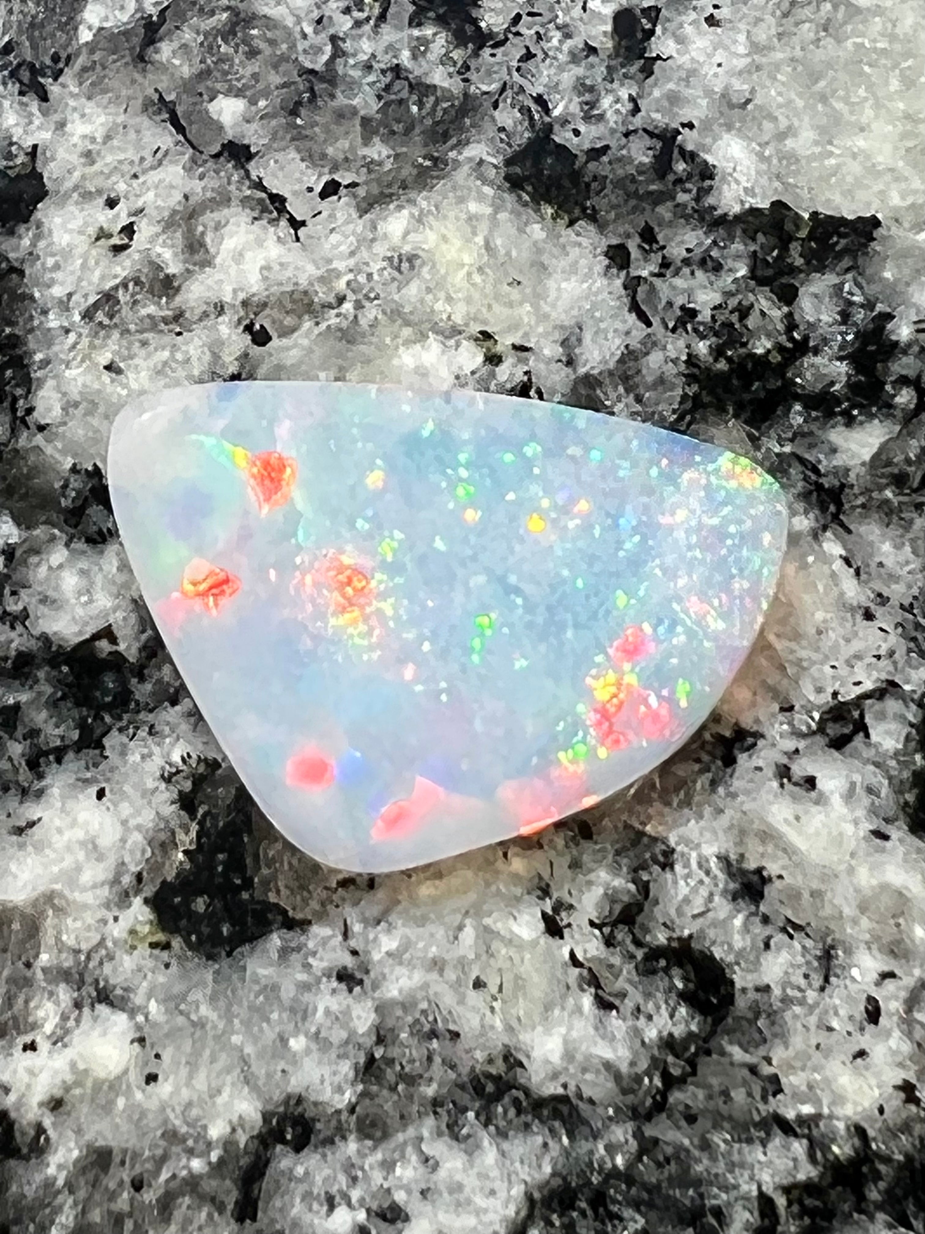 2,4 ct extr bright multi color freeform opal