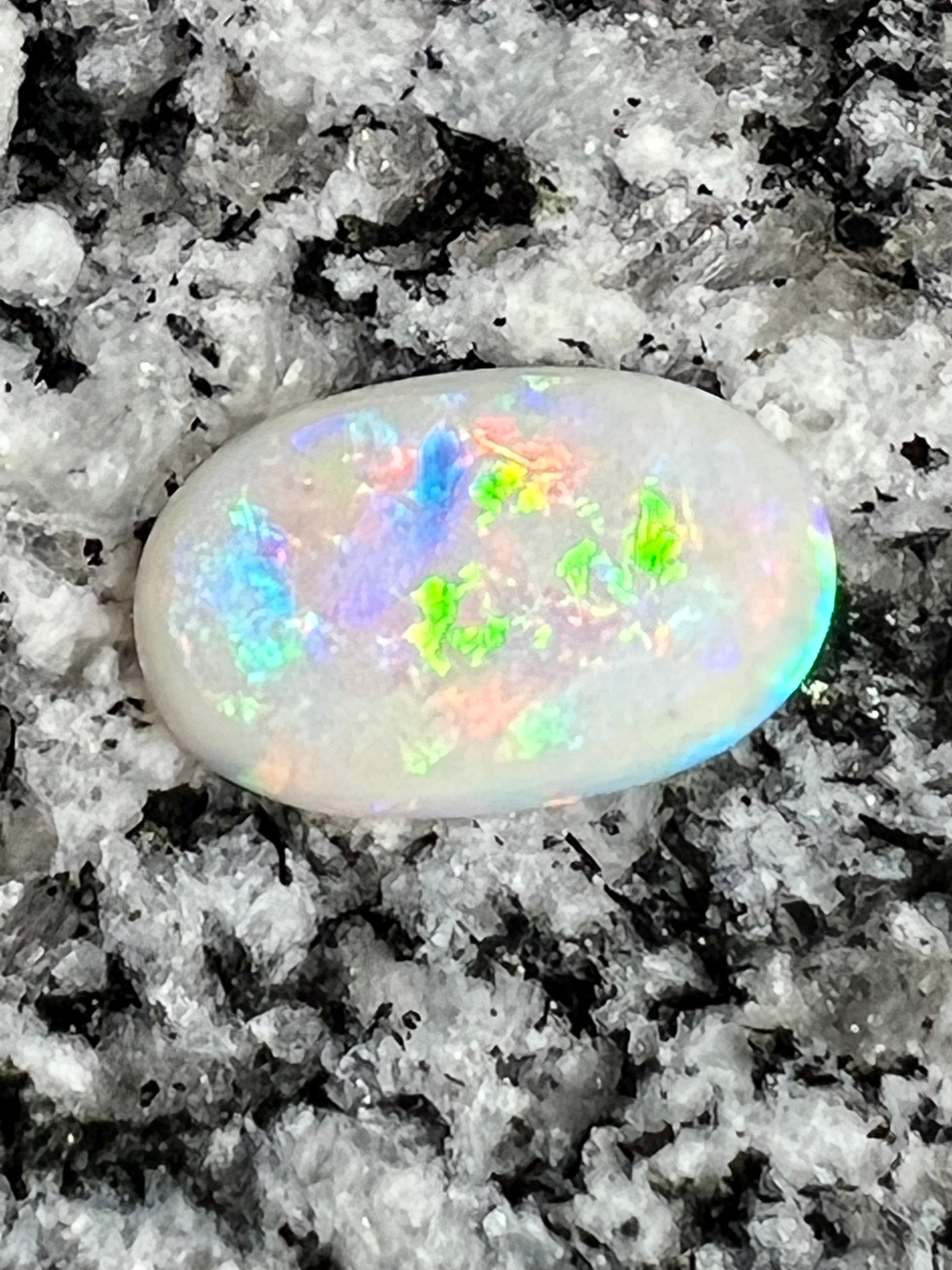 5,2ct multi patern super bright oval opal