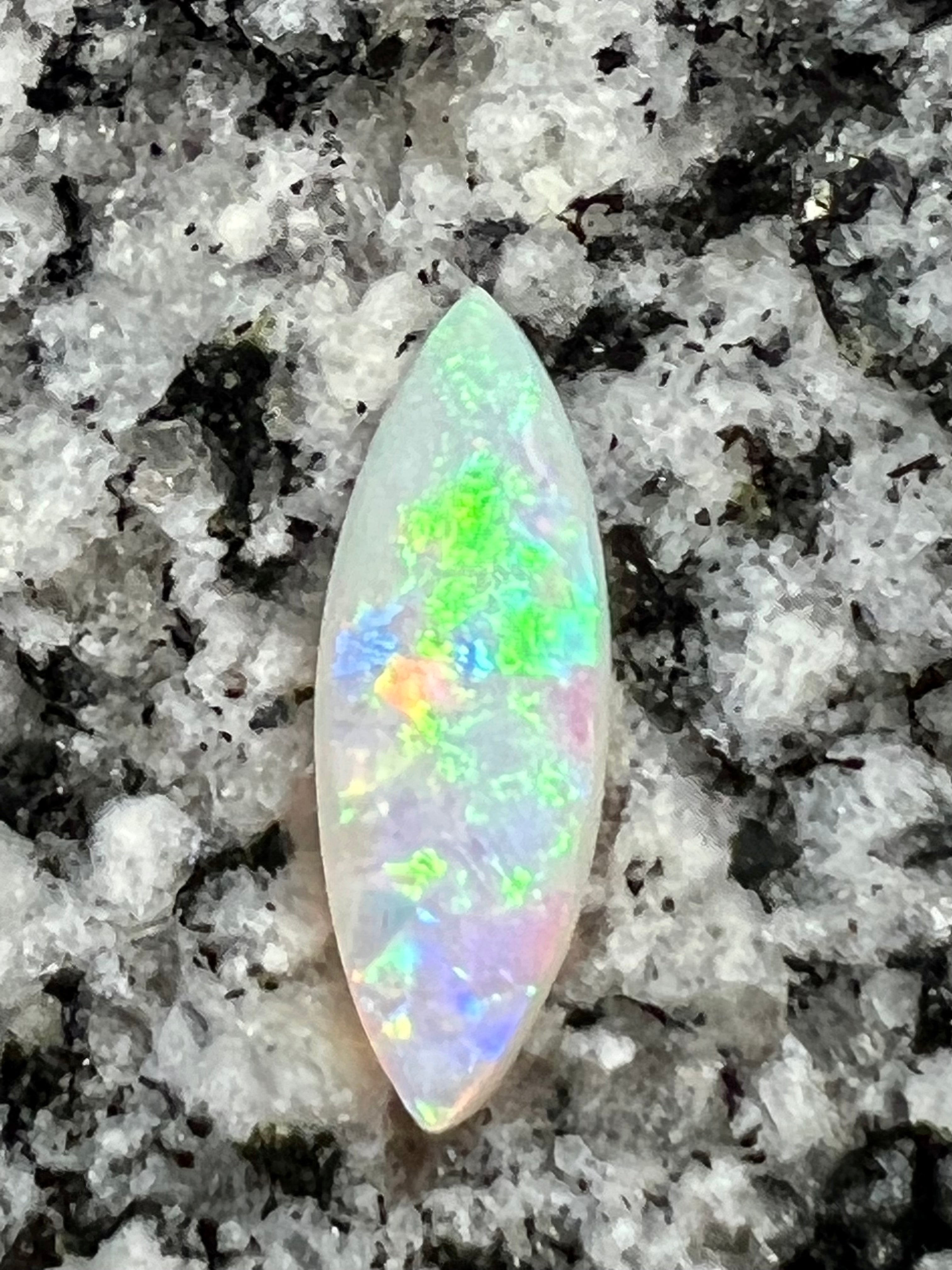 3,23ct multi patern fully saturated marquise opal