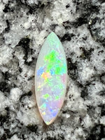 Load image into Gallery viewer, 3,23ct multi patern fully saturated marquise opal
