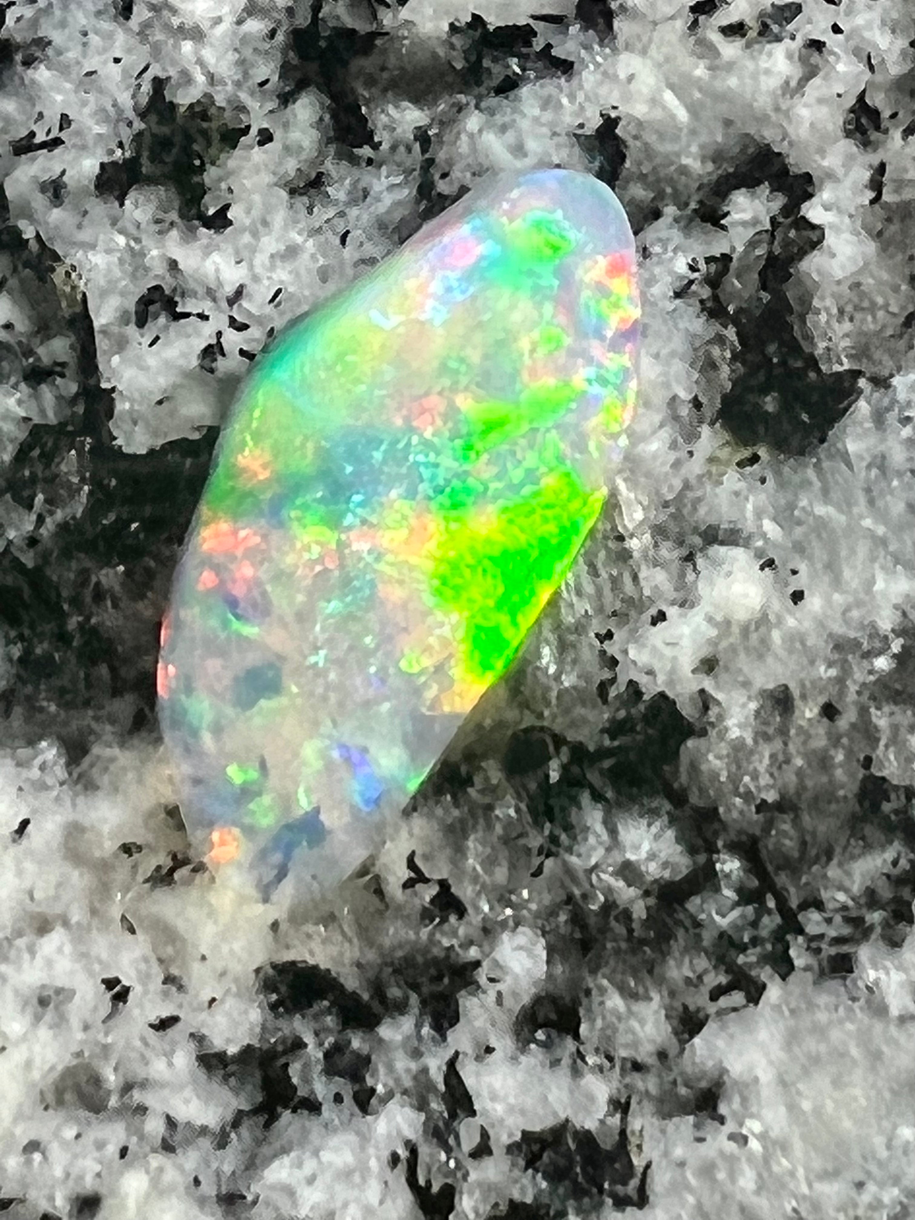 2,5 extreem bright crystal opal