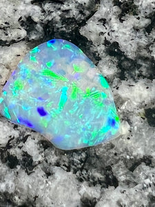 3,21 ct double sided floral patern crystal opal