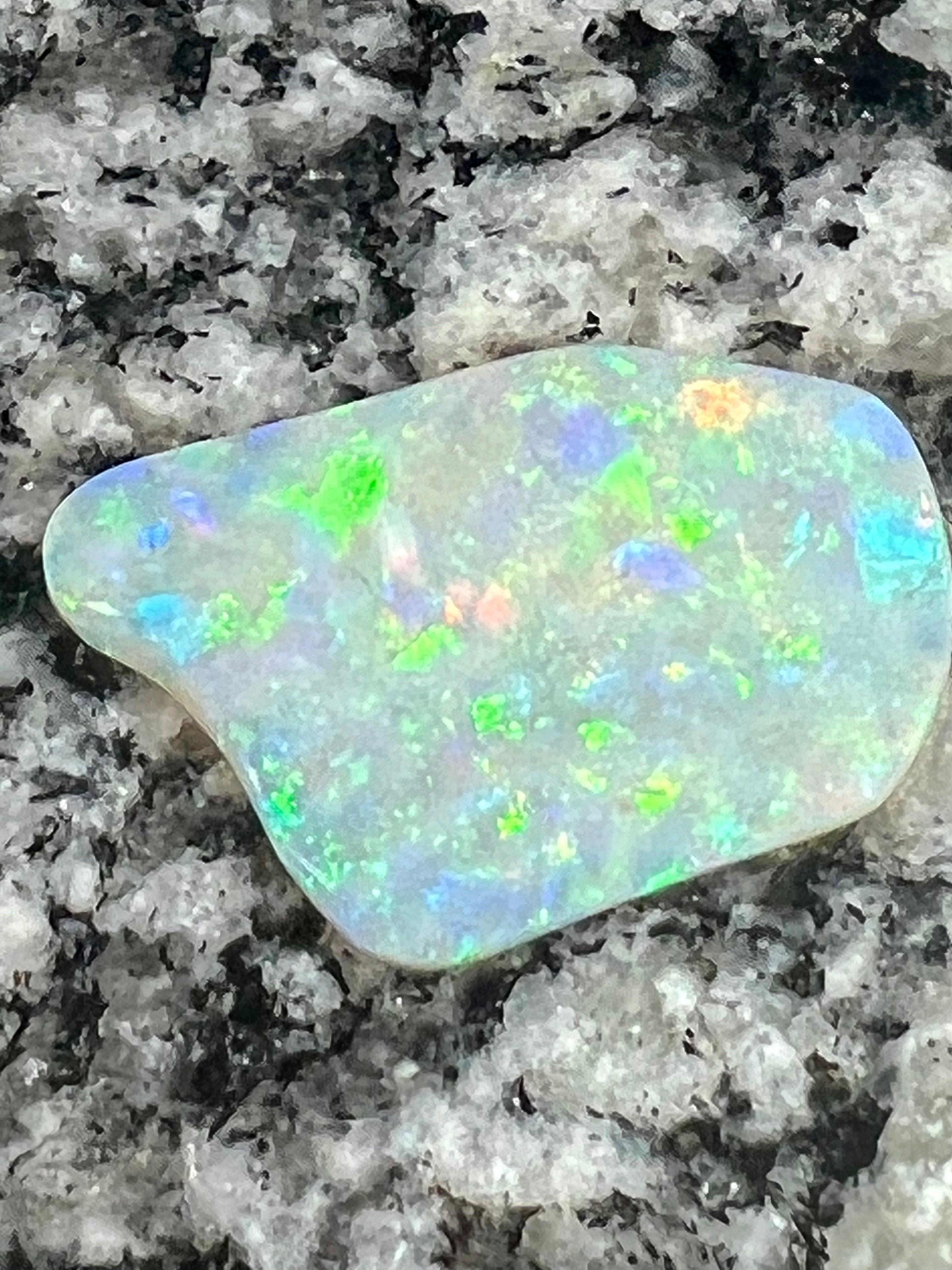 6,7 ct double sided Crystal freeform opal