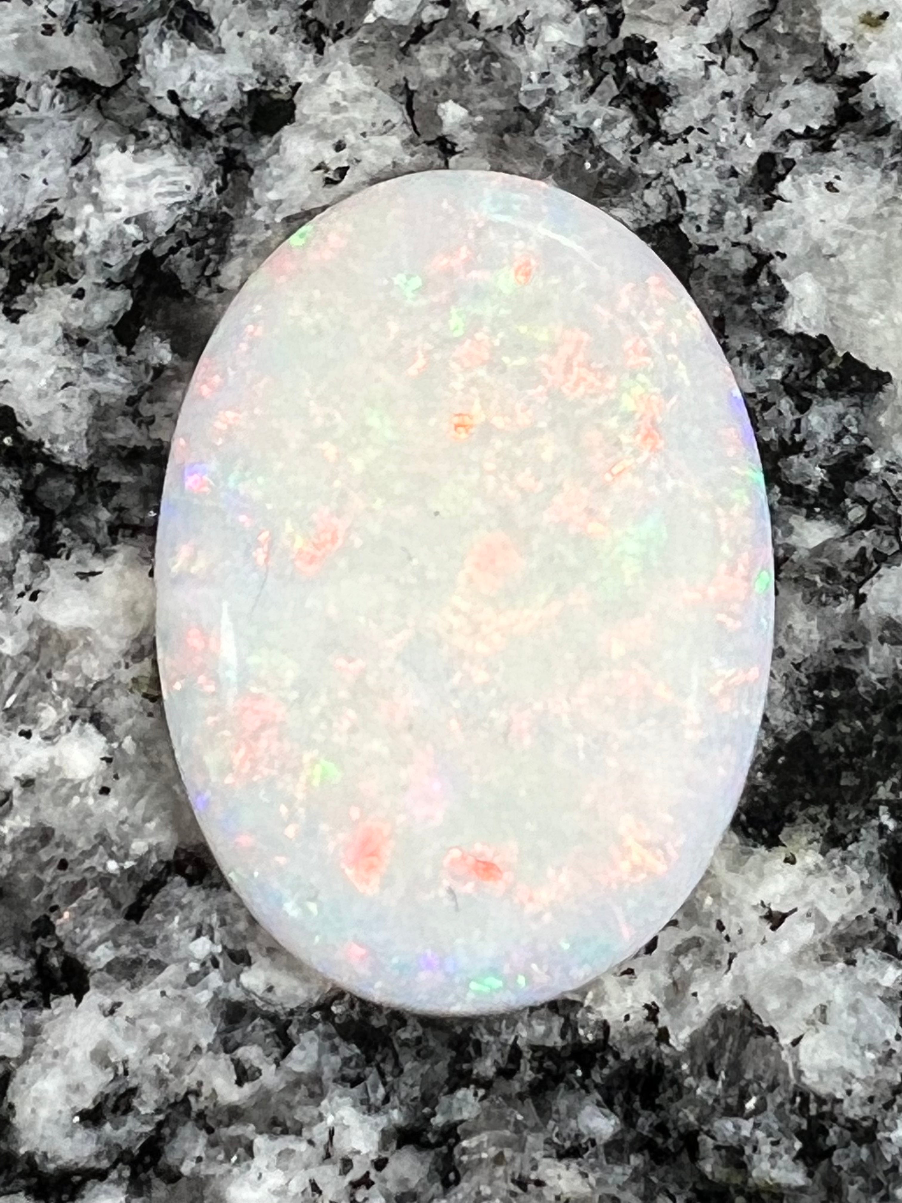 13,87ct fully saturated big oval opal