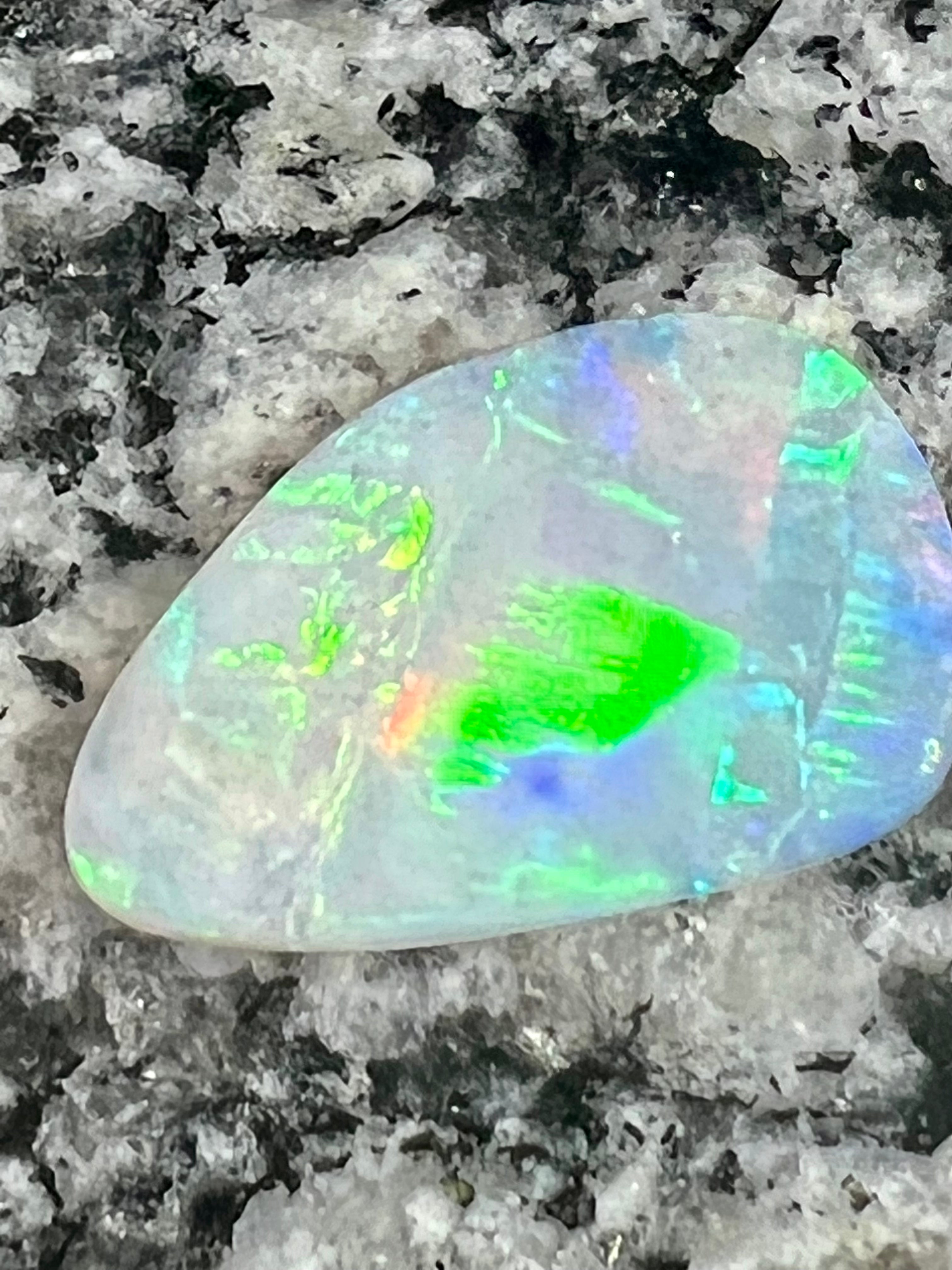 4,43ct multi patern 2 sided freeform opal