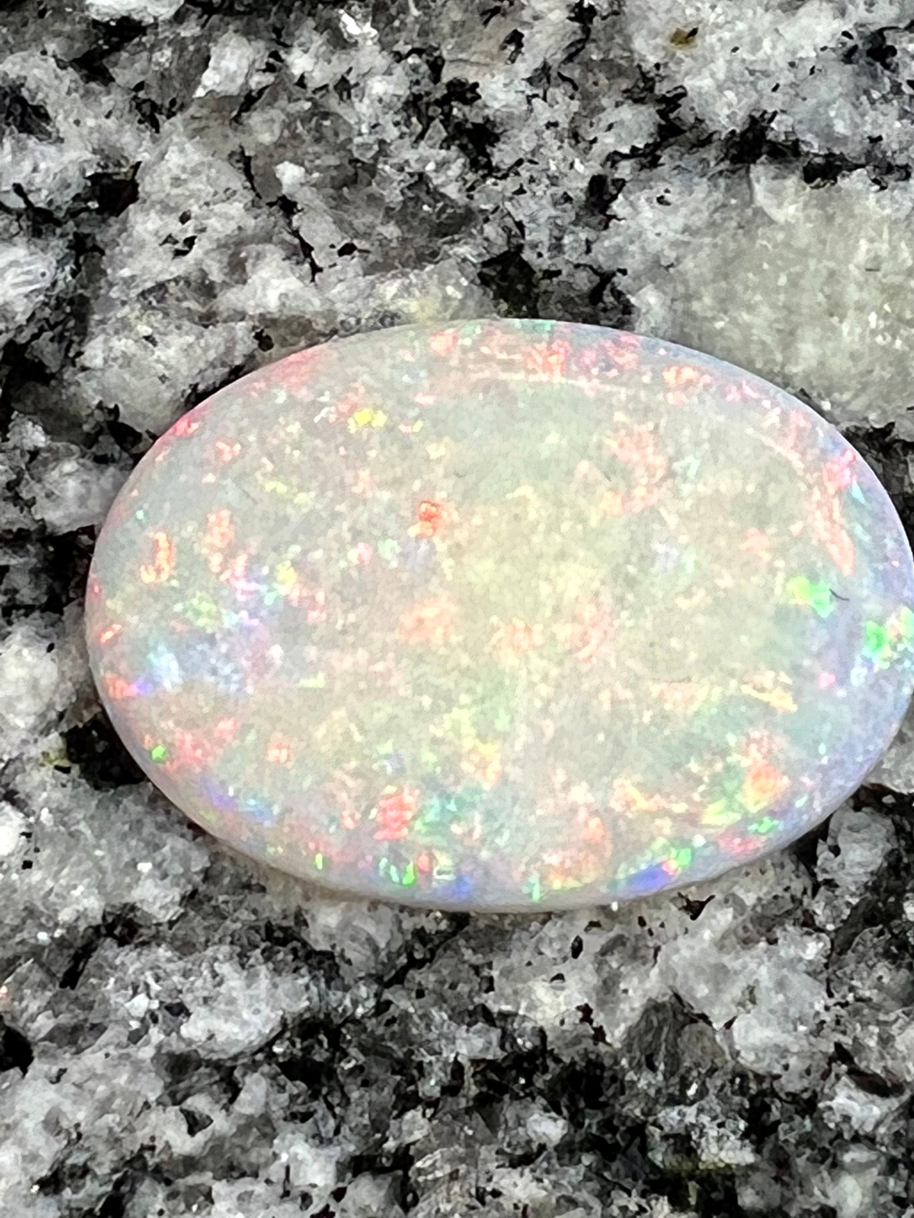 13,87ct fully saturated big oval opal