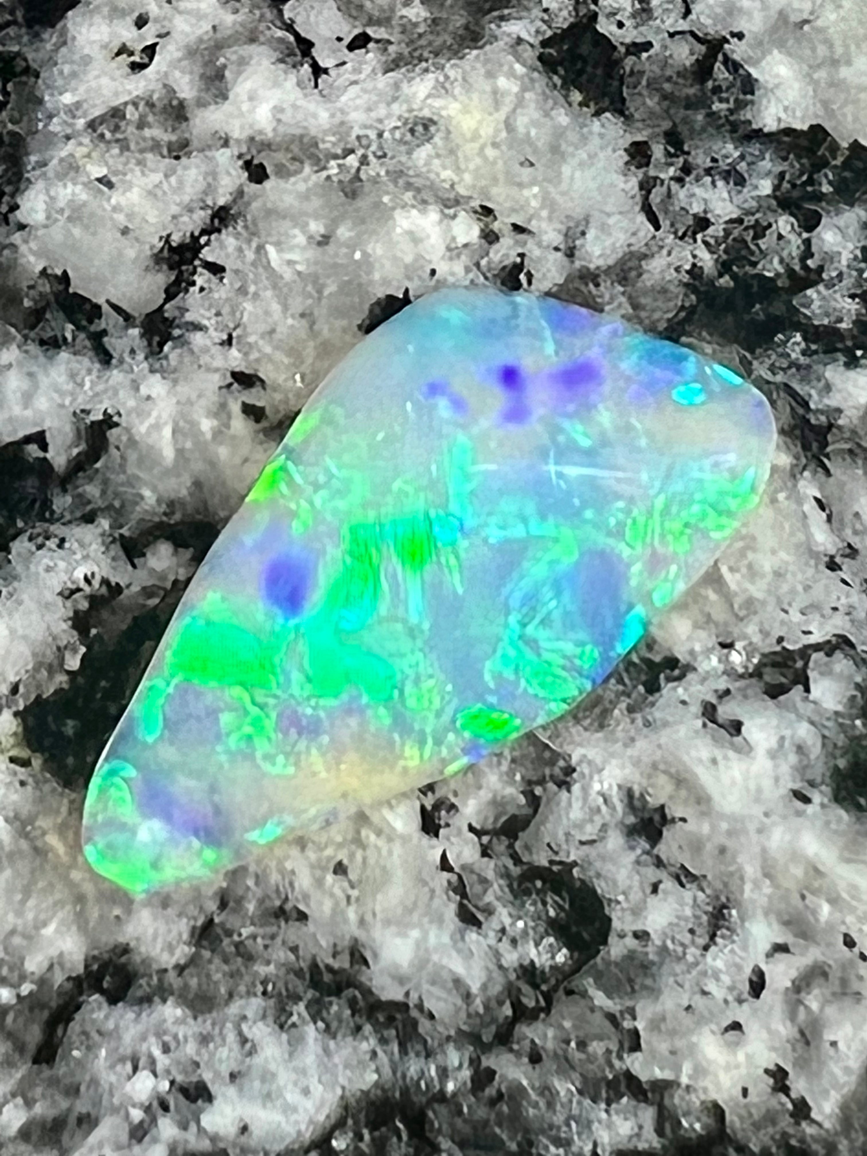 2,91ct 2 sided crystal freeform opal