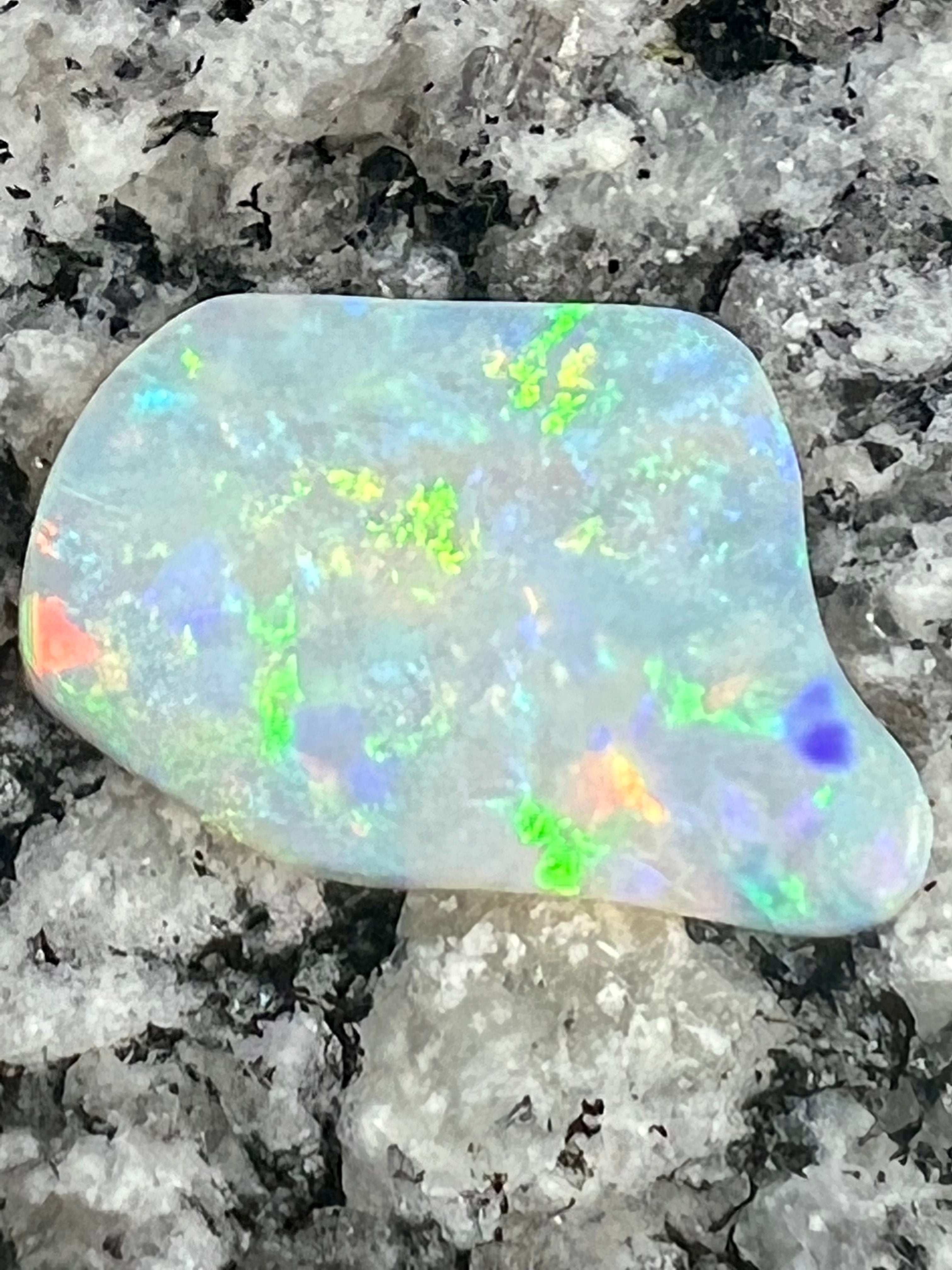 6,7 ct double sided Crystal freeform opal