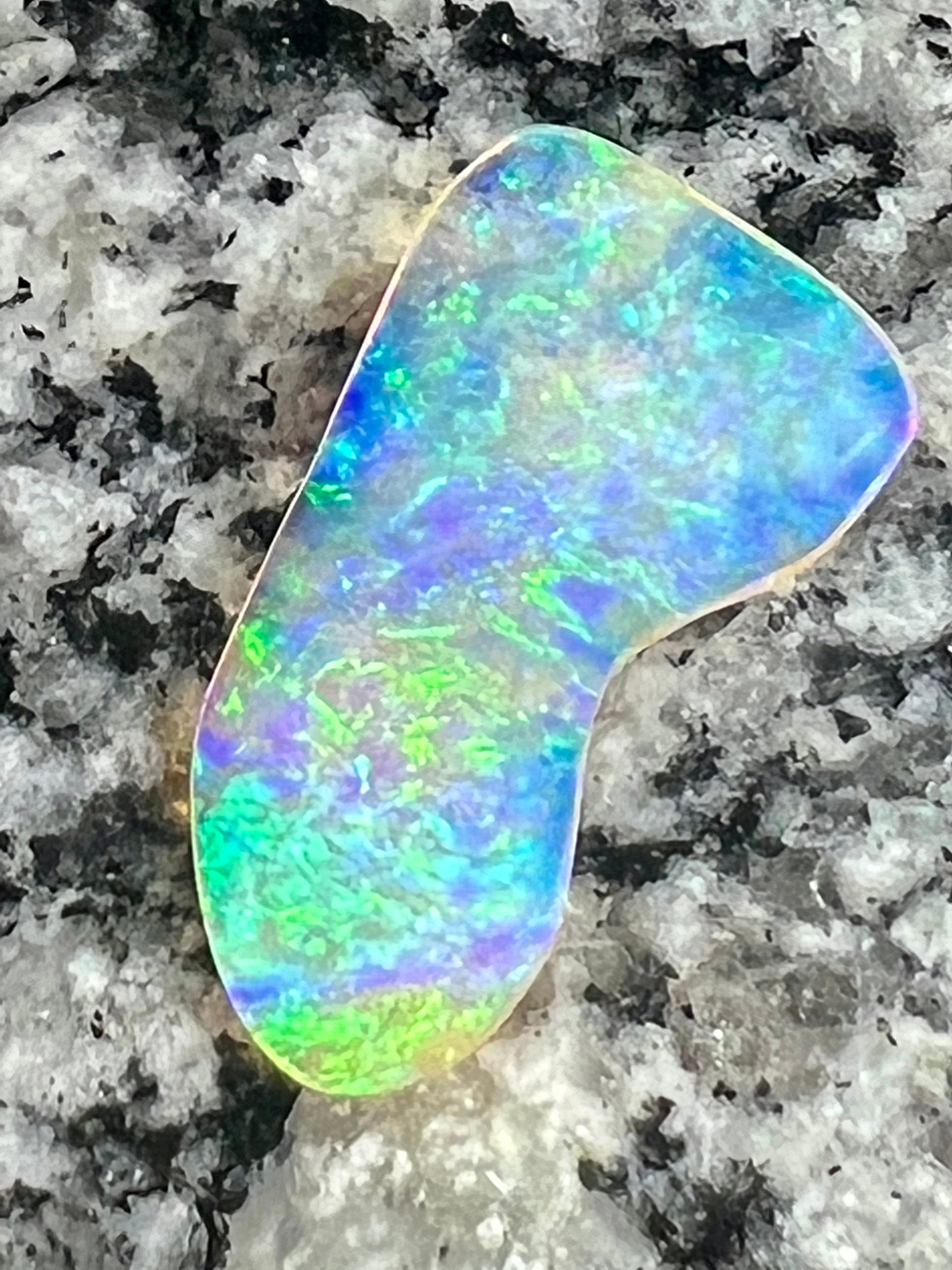 7,63ct briliant neon colors 2 sided Crystal opal