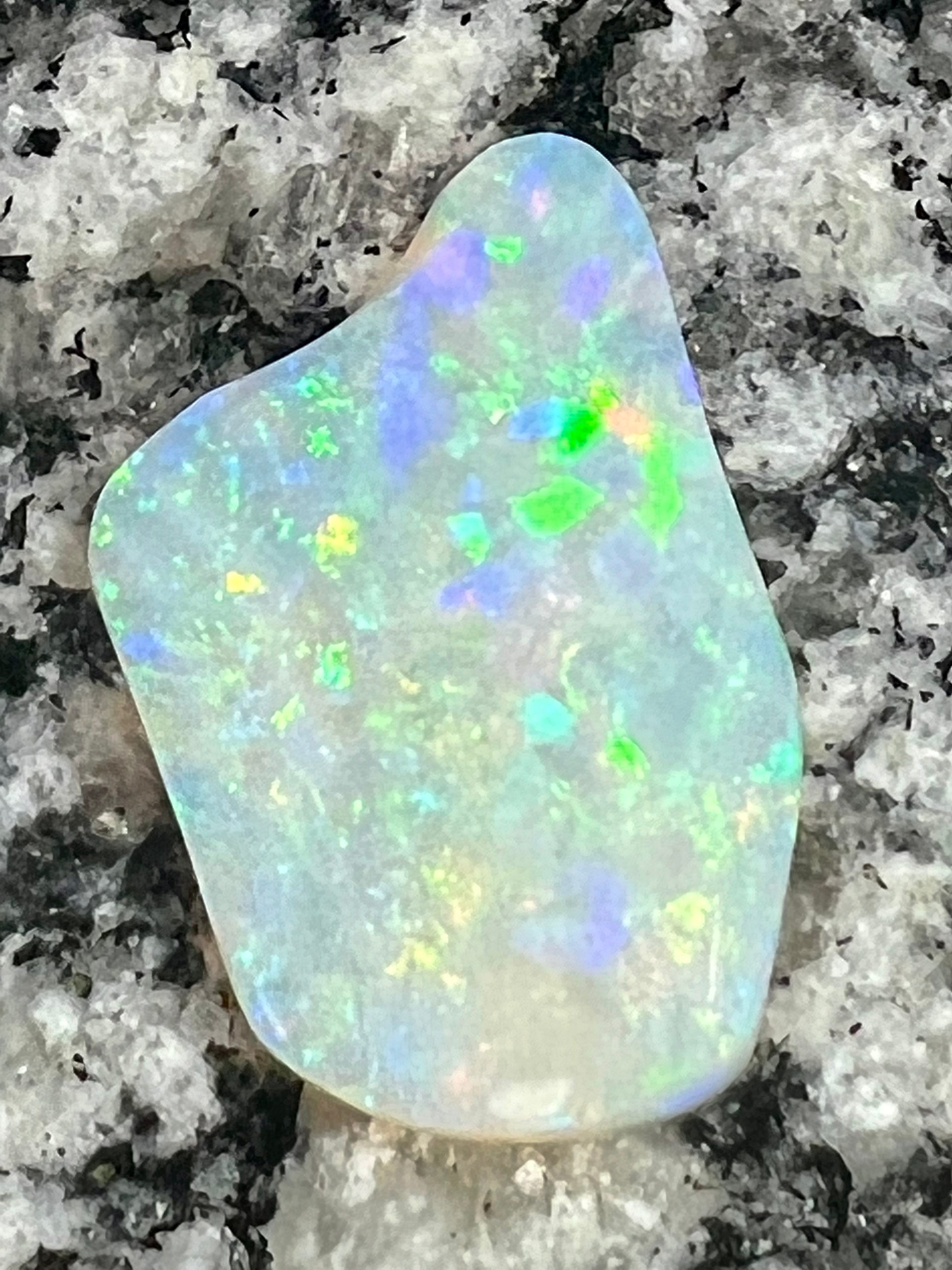 6,7 ct double sided Crystal freeform opal