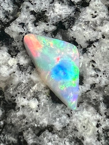 1,96 ct extreem bright rainbow colours opal