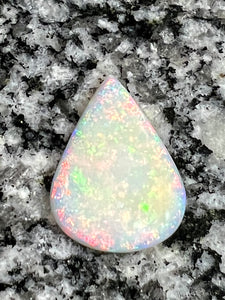 9,8 ct multi patern teardrop opal